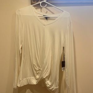 Simply Vera Cream Twisted Top